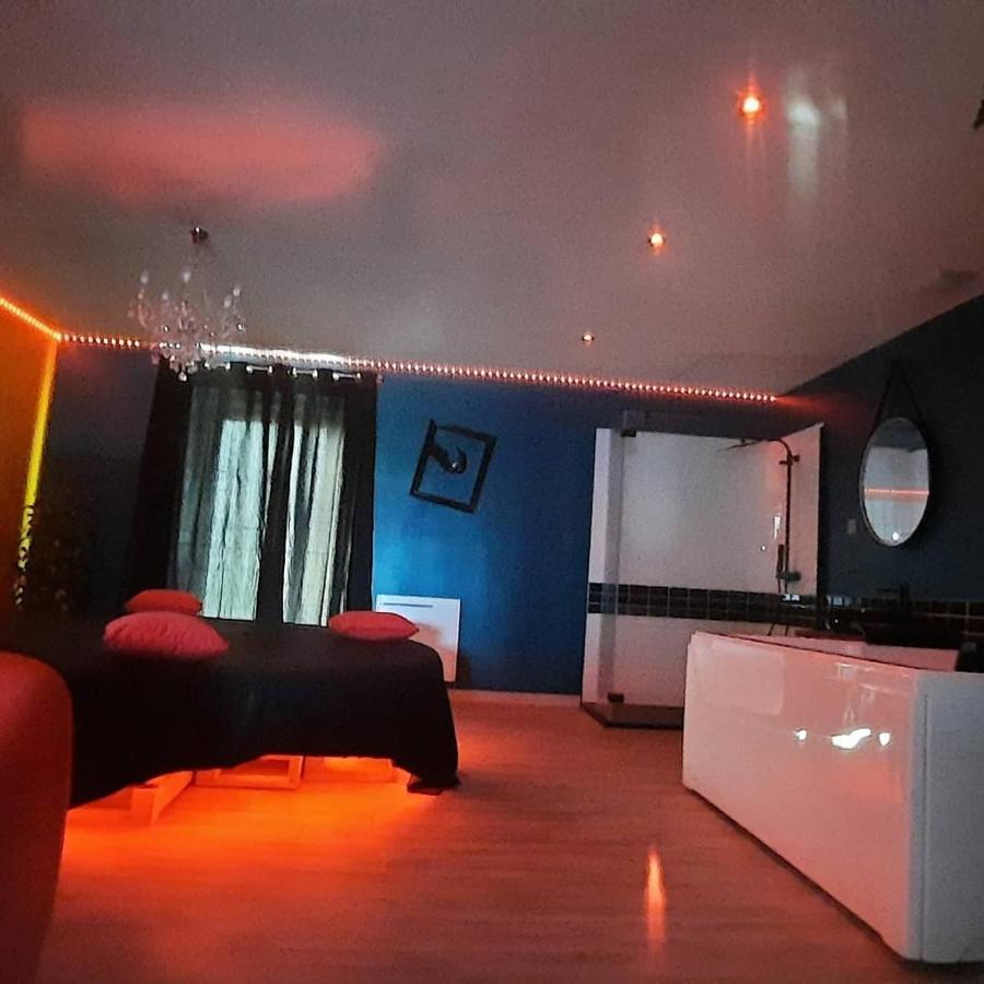 Nuit Insolite-Room Love Saint-Germain  Exteriér fotografie